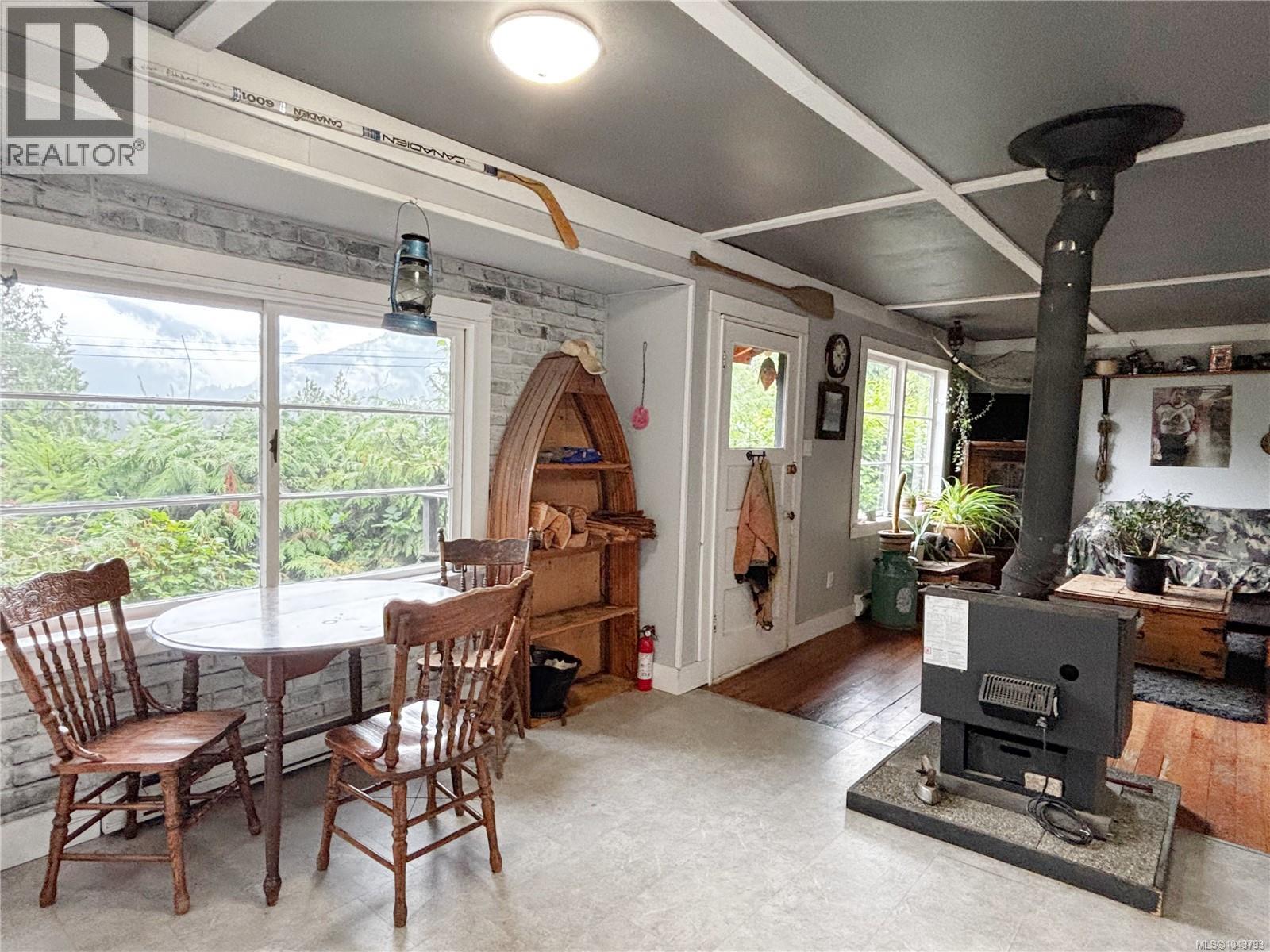948 Maquinna Dr S, Tahsis, British Columbia  V0P 1X0 - Photo 6 - 1043793