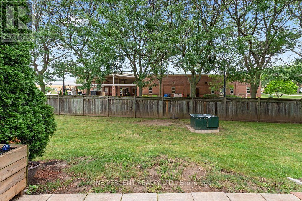 34 - 125 Livingston Avenue, Grimsby, Ontario  L3M 4S5 - Photo 37 - X13453380