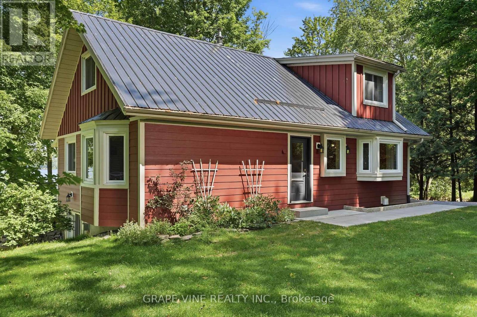 68 GOODMAN CRESCENT, Prince Edward County, Ontario