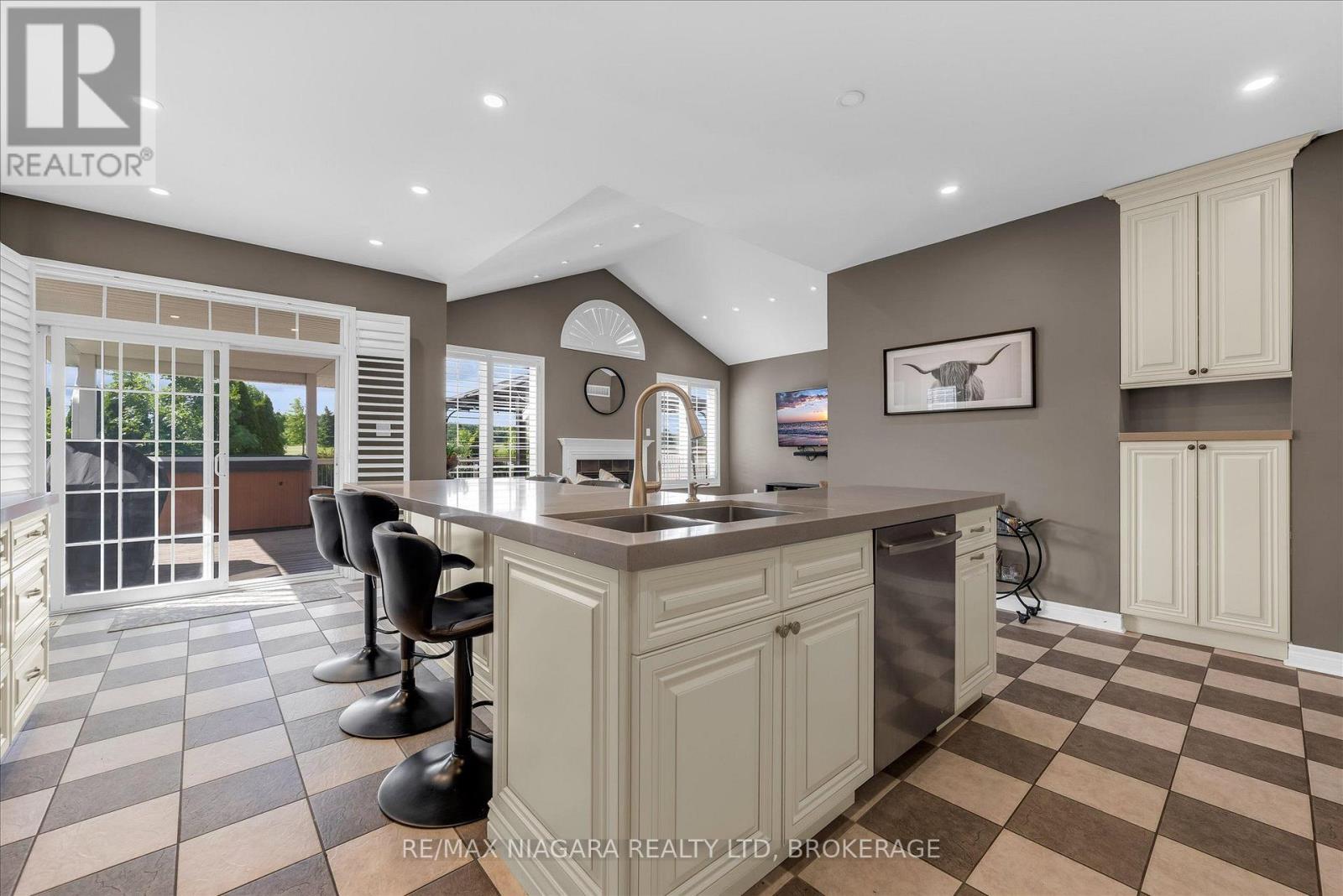 404 Wright Crescent, Niagara-On-The-Lake, Ontario  L0S 1J0 - Photo 14 - X13712270