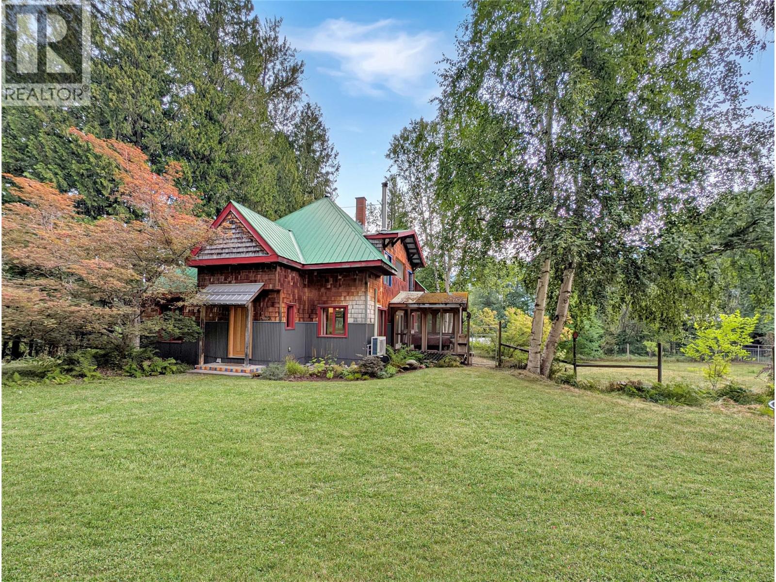 6518 Slocan River Road, Winlaw, British Columbia  V0G 2J0 - Photo 3 - 10398770