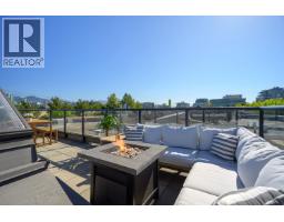 220 676 W 6TH AVENUE, Vancouver, British Columbia