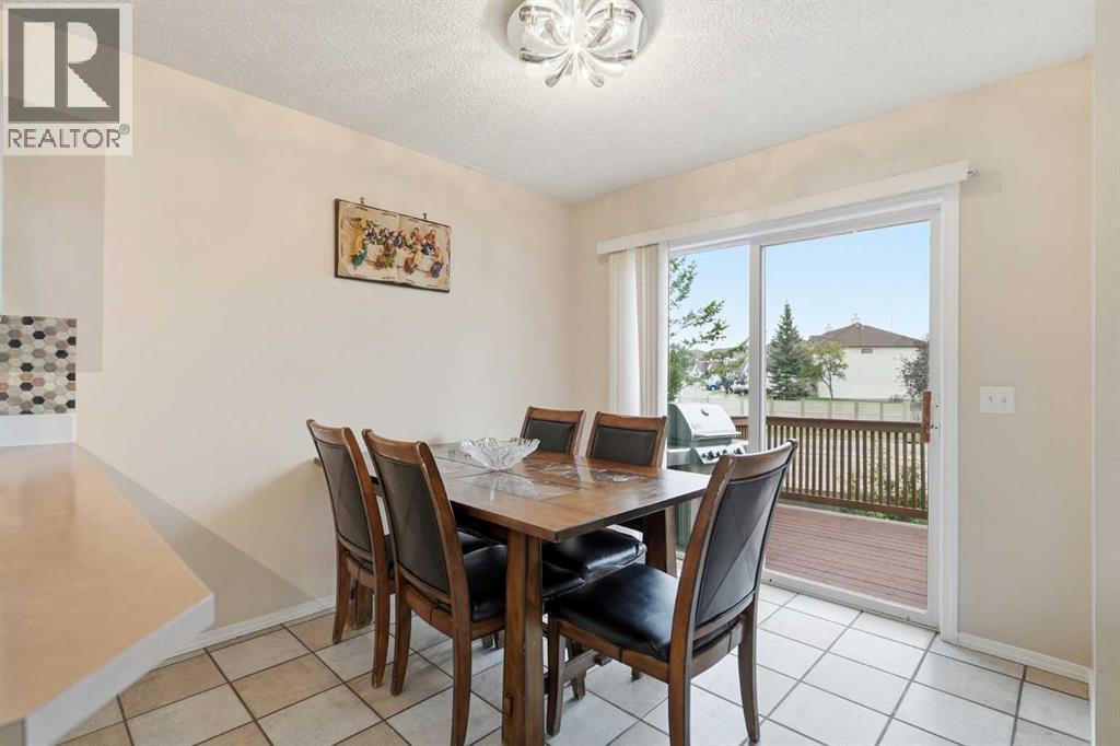 52 Douglas Glen Crescent SE, Calgary, Alberta  T2Z 3M6 - Photo 8 - A2337427
