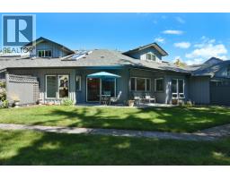 11 5761 WHARF AVENUE, Sechelt, British Columbia
