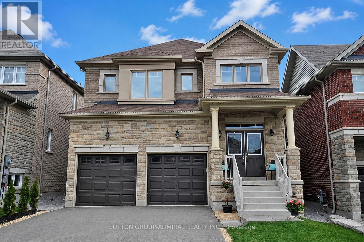 232 FREDERICK CURRAN LANE, Newmarket, Ontario