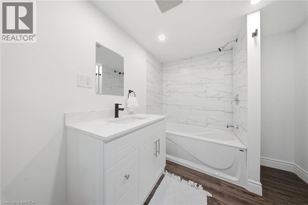 42 Peel Street, Brantford, Ontario  N3S 5L8 - Photo 12 - 40858252