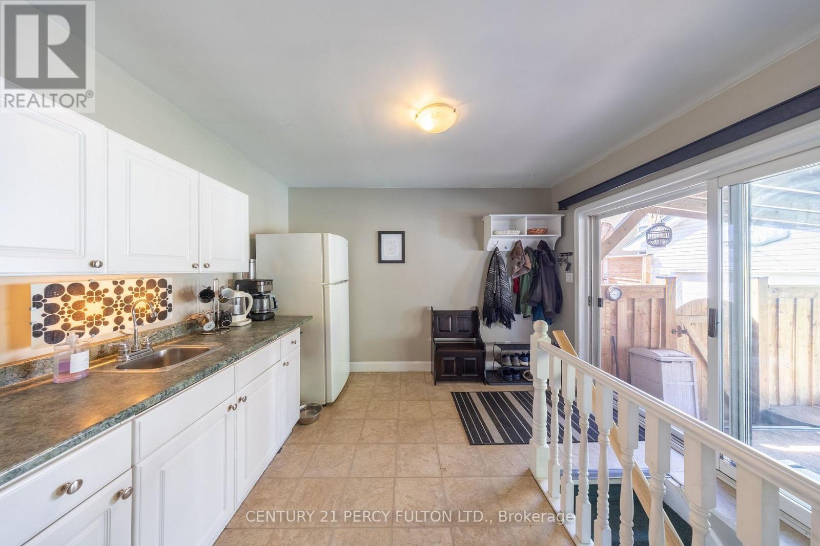 816 Simcoe Street N, Oshawa, Ontario  L1G 4V8 - Photo 13 - E13712292