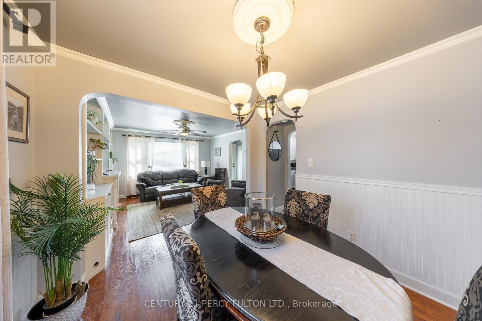 816 Simcoe Street N, Oshawa, Ontario  L1G 4V8 - Photo 7 - E13712292