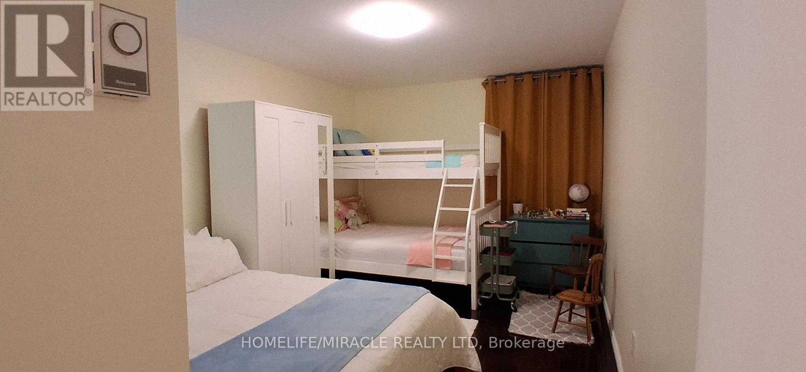 1618 - 1 Massey Square, Toronto, Ontario  M4C 5L4 - Photo 18 - E13712322
