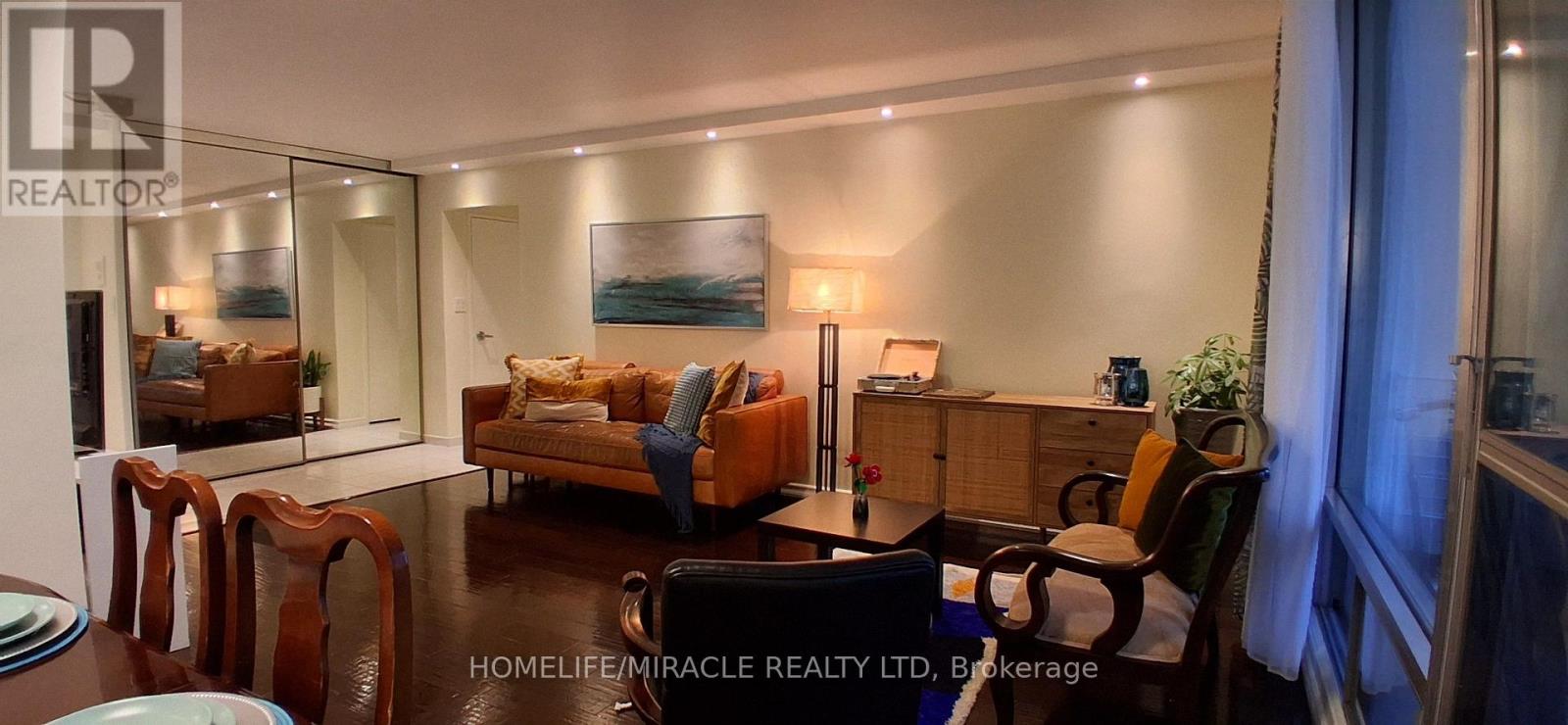 1618 - 1 Massey Square, Toronto, Ontario  M4C 5L4 - Photo 3 - E13712322
