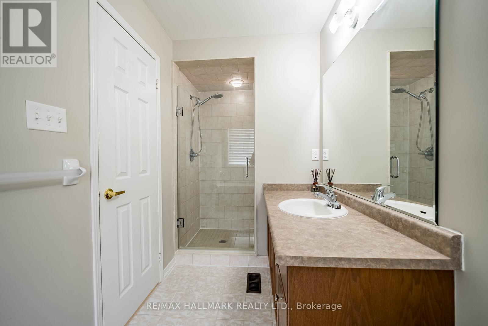 206 Lageer Drive, Whitchurch-Stouffville, Ontario  L4A 0X1 - Photo 19 - N13712290