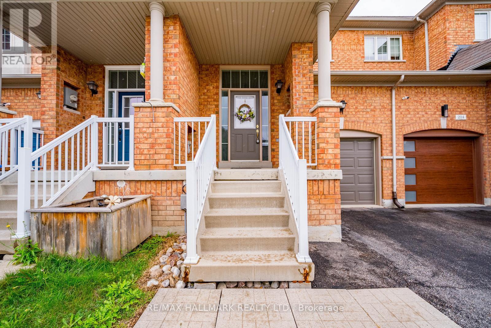 206 Lageer Drive, Whitchurch-Stouffville, Ontario  L4A 0X1 - Photo 4 - N13712290