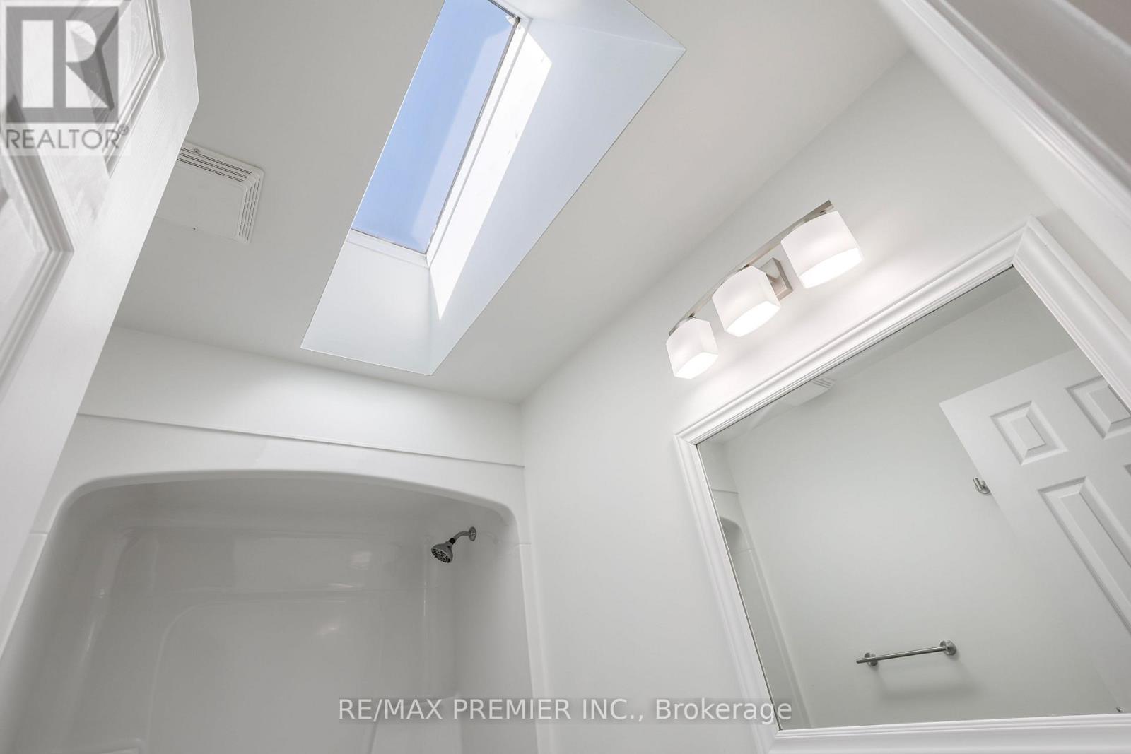 45 Roughley Street, Bradford West Gwillimbury, Ontario  L3Z 3B3 - Photo 14 - N13712318