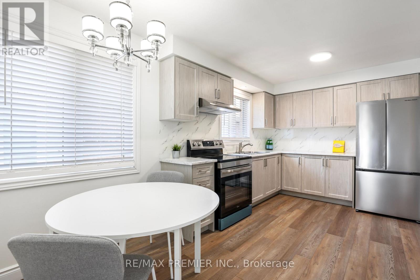 45 Roughley Street, Bradford West Gwillimbury, Ontario  L3Z 3B3 - Photo 4 - N13712318