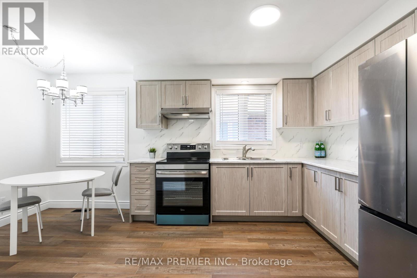 45 Roughley Street, Bradford West Gwillimbury, Ontario  L3Z 3B3 - Photo 6 - N13712318