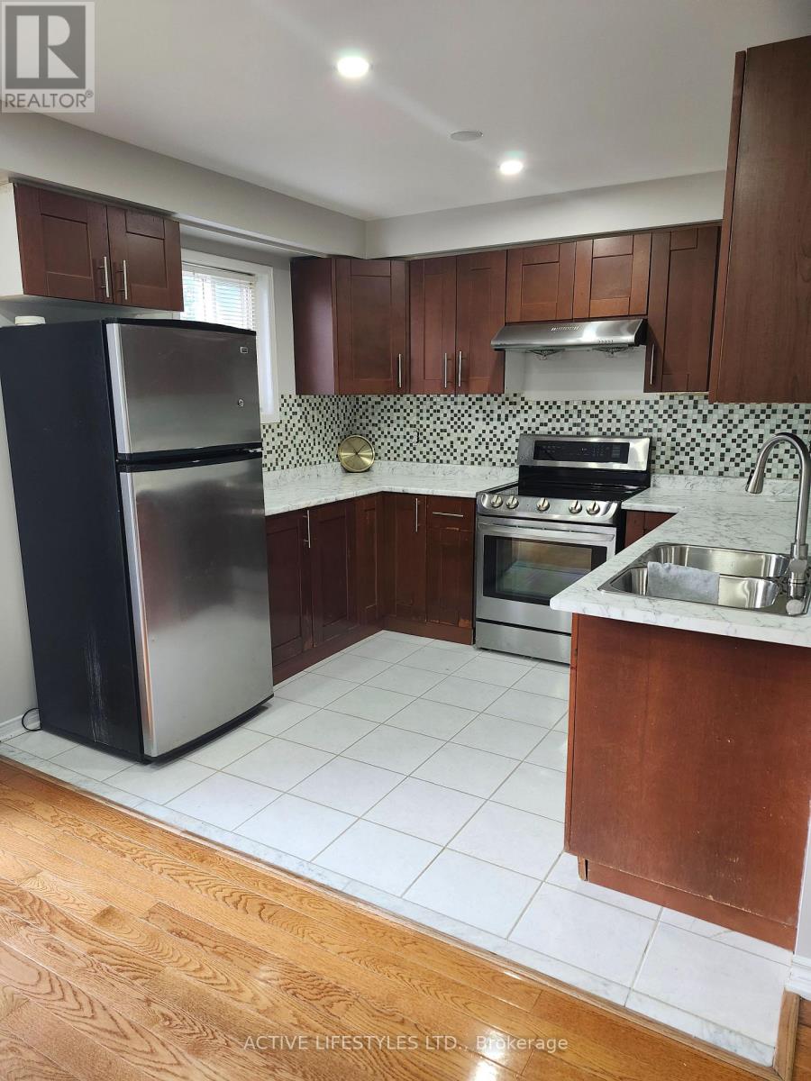 7647 Doverwood Drive, Mississauga, Ontario  L5N 8J2 - Photo 6 - W13705070
