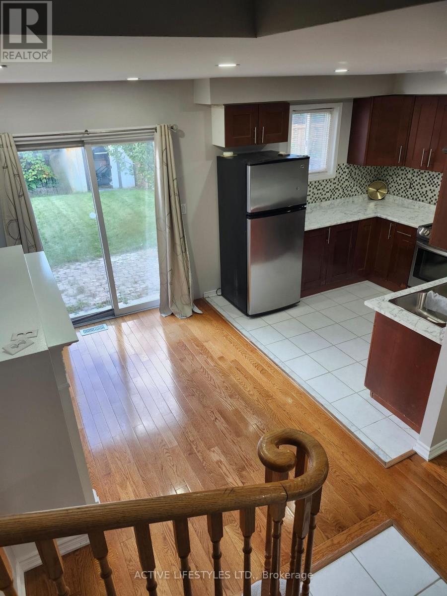 7647 Doverwood Drive, Mississauga, Ontario  L5N 8J2 - Photo 7 - W13705070