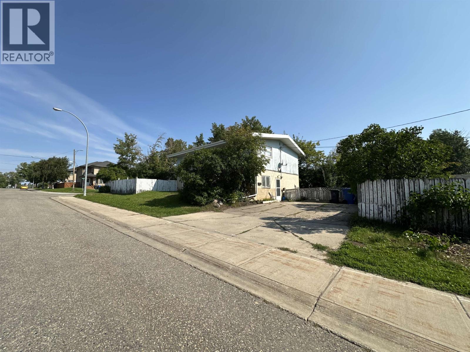 9319 98a Avenue, Fort St. John, British Columbia  V1J 1R2 - Photo 3 - R3158632