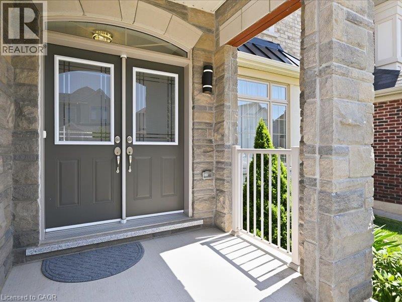 39 Avanti Crescent, Waterdown, Ontario  L8B 1W7 - Photo 3 - 40848382