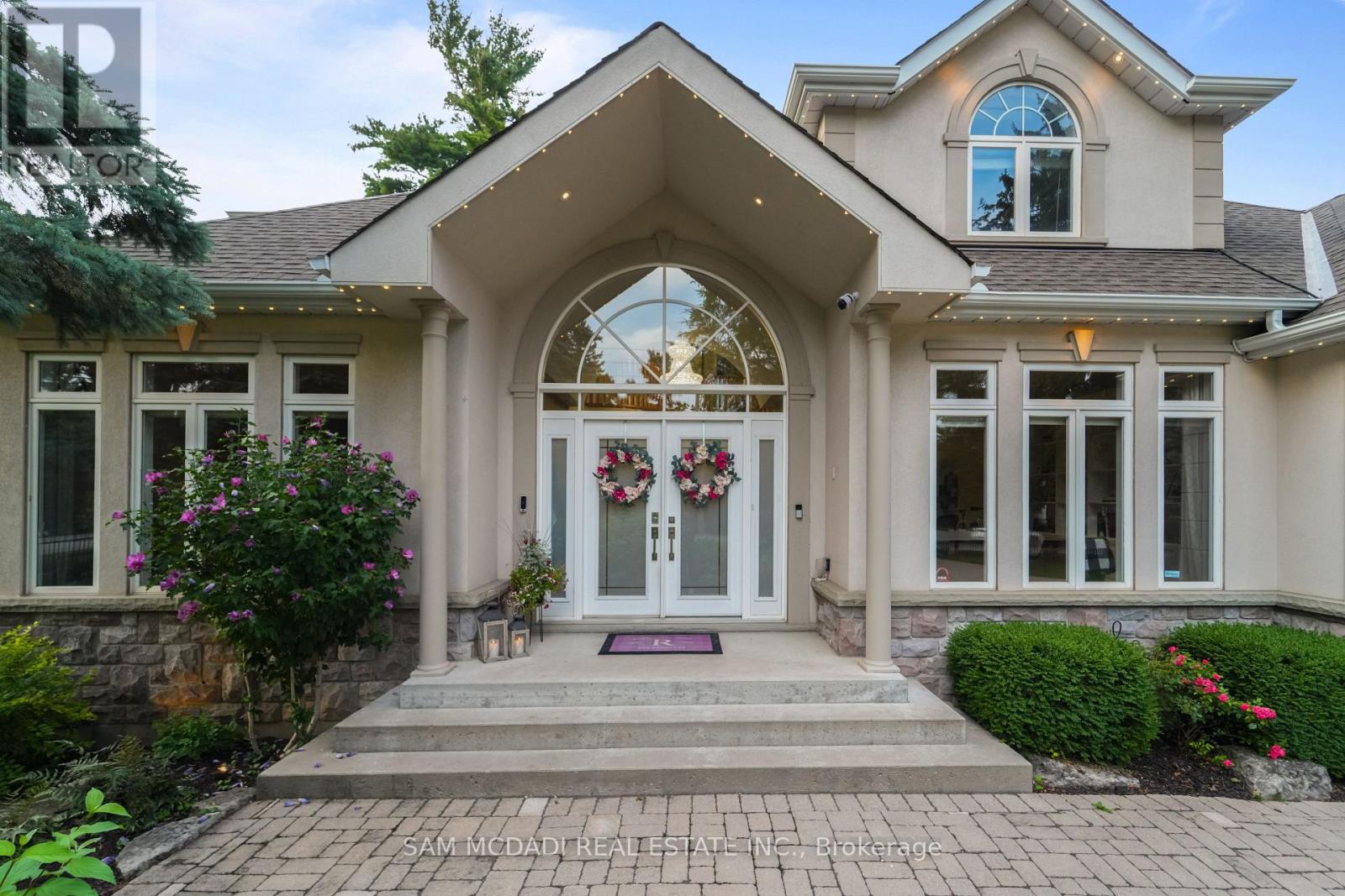 527 Meadow Wood Road, Mississauga, Ontario  L5J 2S4 - Photo 3 - W13712316