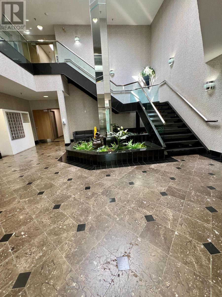 18b - 7895 Tranmere Drive, Mississauga, Ontario  L5S 1V9 - Photo 9 - W13712338