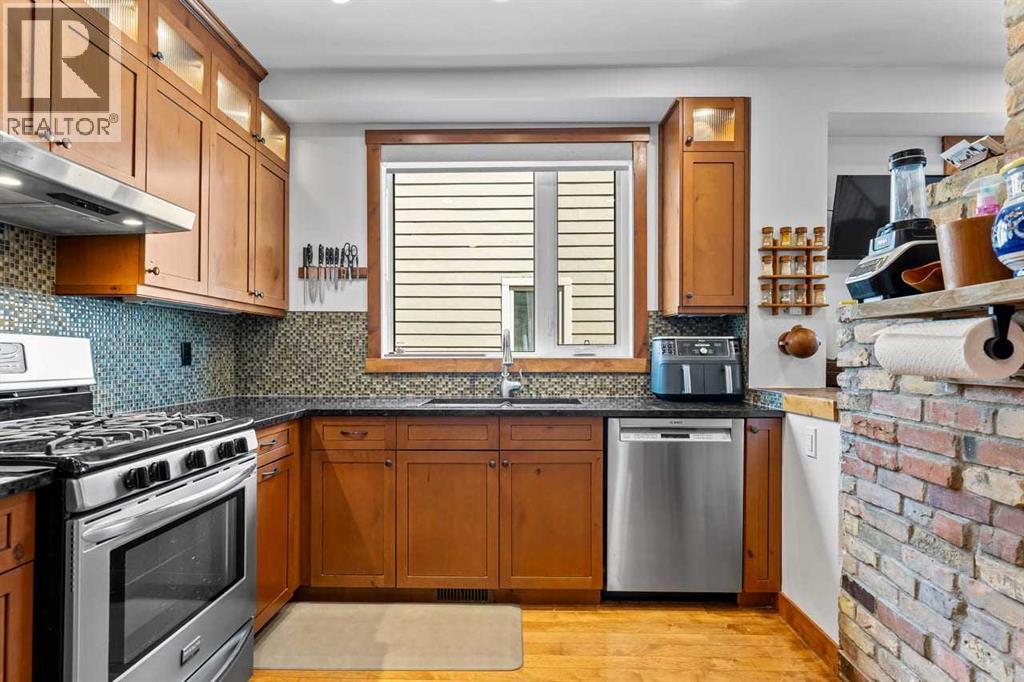 726 Memorial Drive NW, Calgary, Alberta  T2N 3C7 - Photo 12 - A2322864