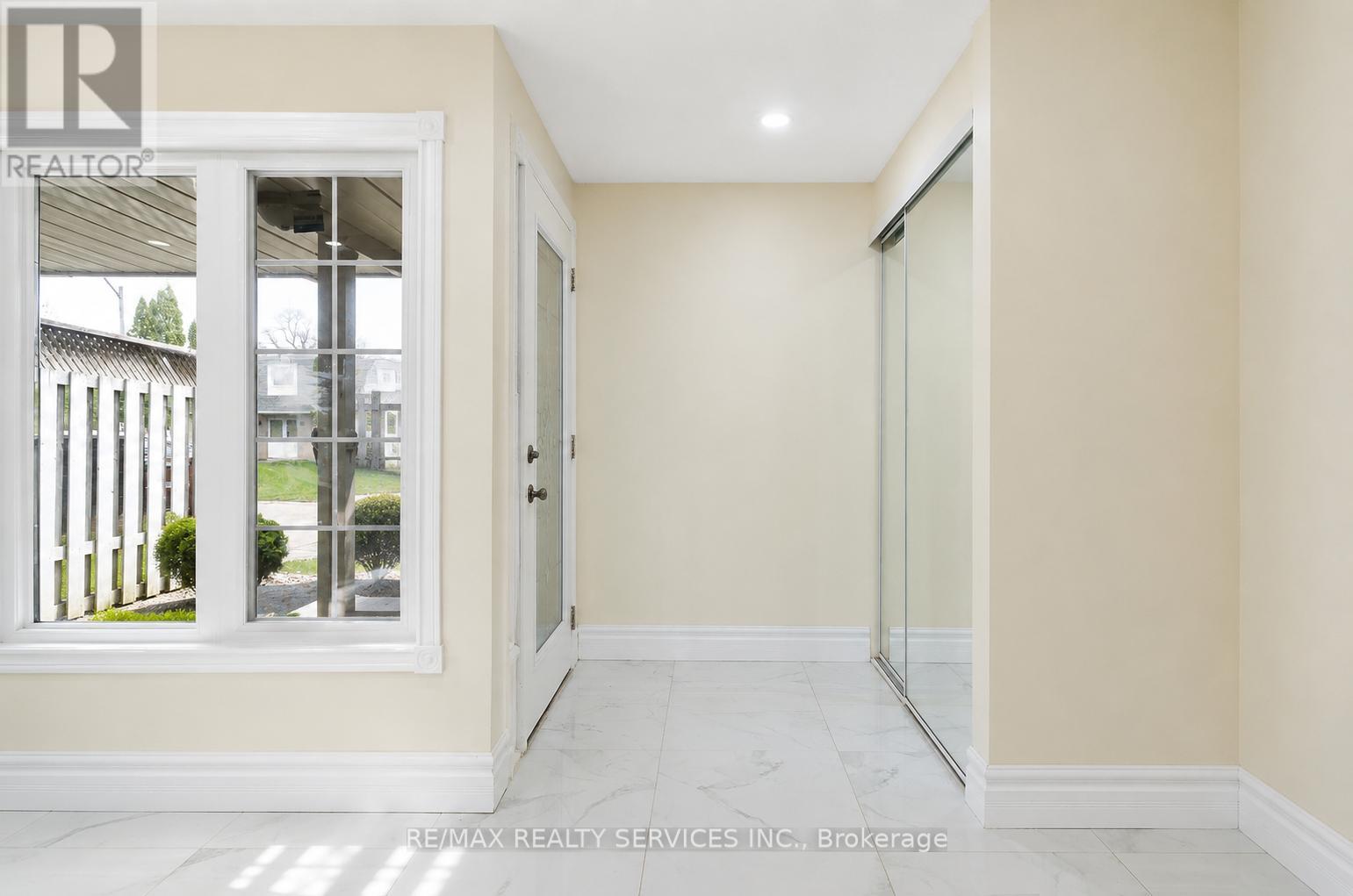 238 Linden Drive, Cambridge, Ontario  N3H 4Y2 - Photo 3 - X13712310