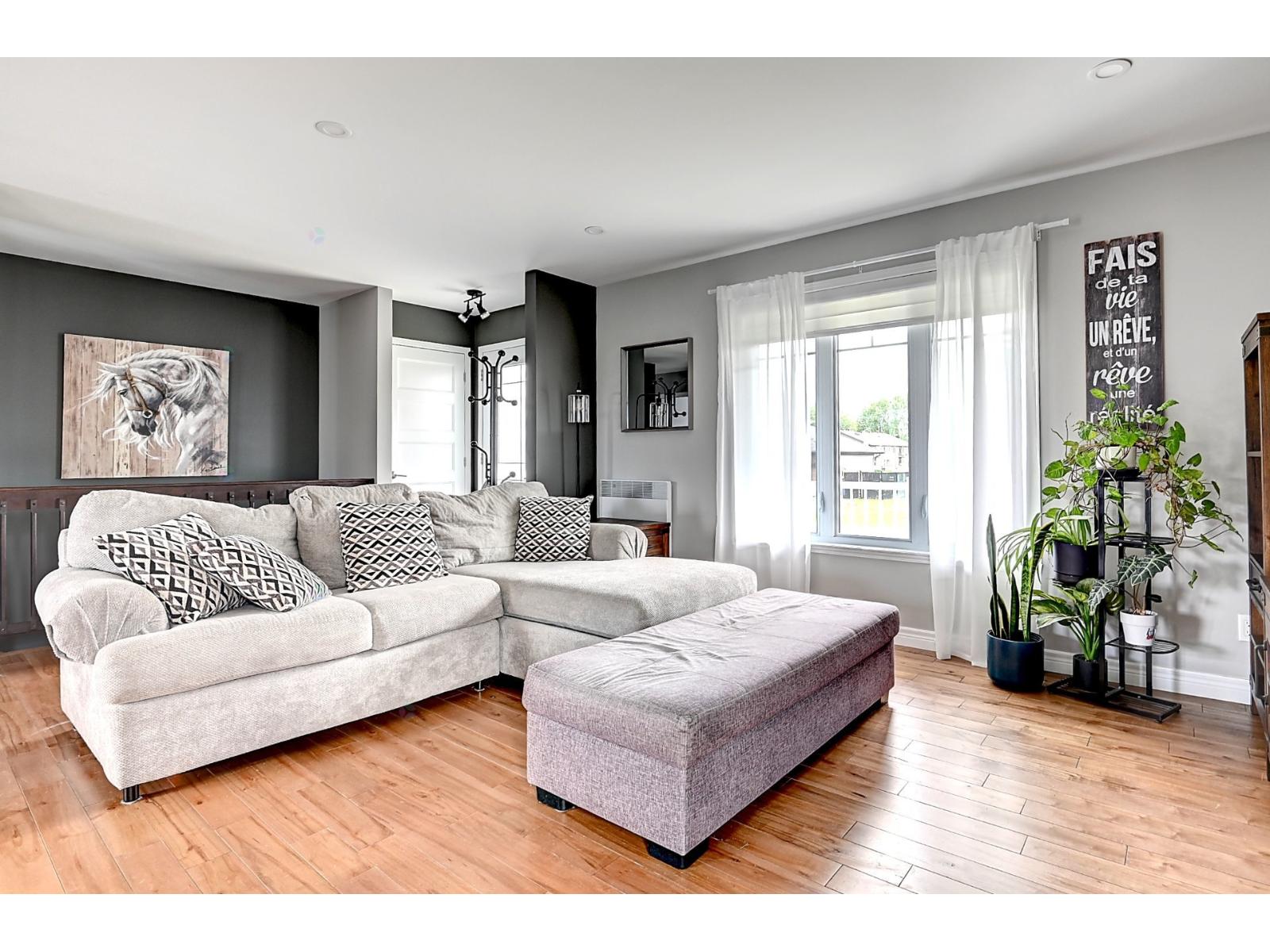 15 Rue Chevalier-De Lorimier Saint-Cuthbert Quebec Canada J0K2C0 3