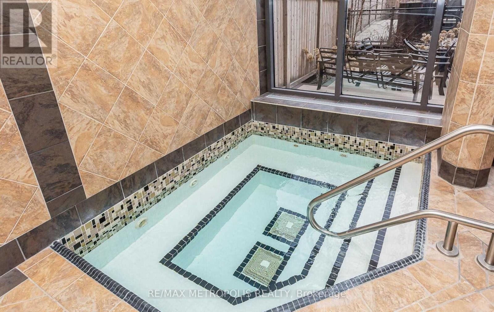 210 - 300 Webb Drive, Mississauga, Ontario  L5B 3W3 - Photo 23 - W13711604
