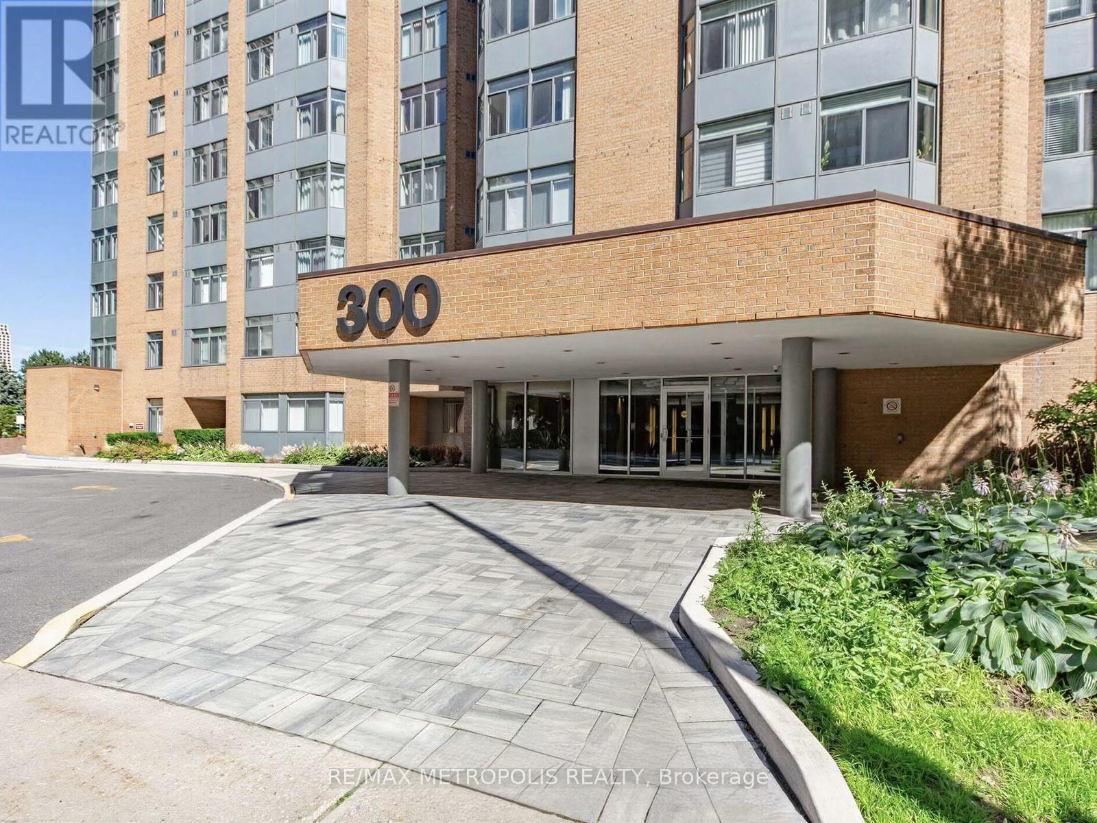 210 - 300 Webb Drive, Mississauga, Ontario  L5B 3W3 - Photo 3 - W13711604
