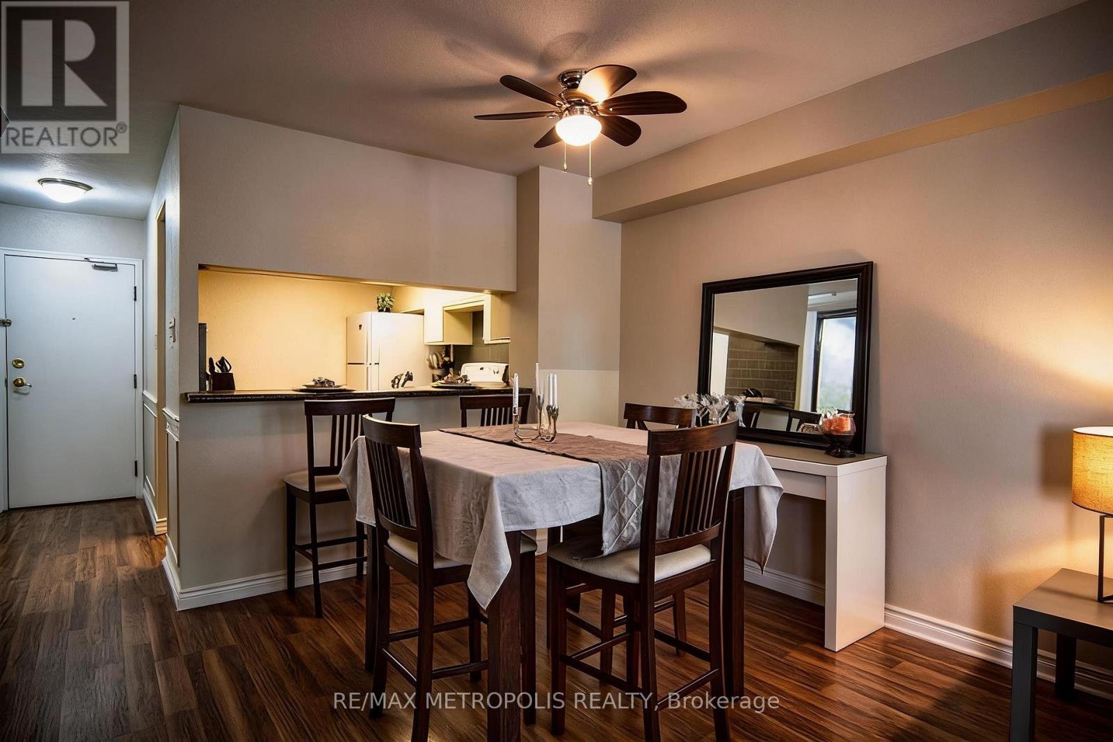 210 - 300 Webb Drive, Mississauga, Ontario  L5B 3W3 - Photo 7 - W13711604