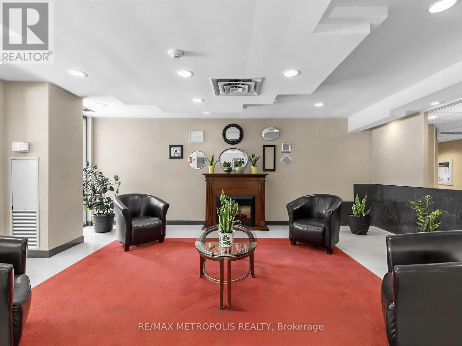 210 - 300 Webb Drive, Mississauga, Ontario  L5B 3W3 - Photo 4 - W13711604