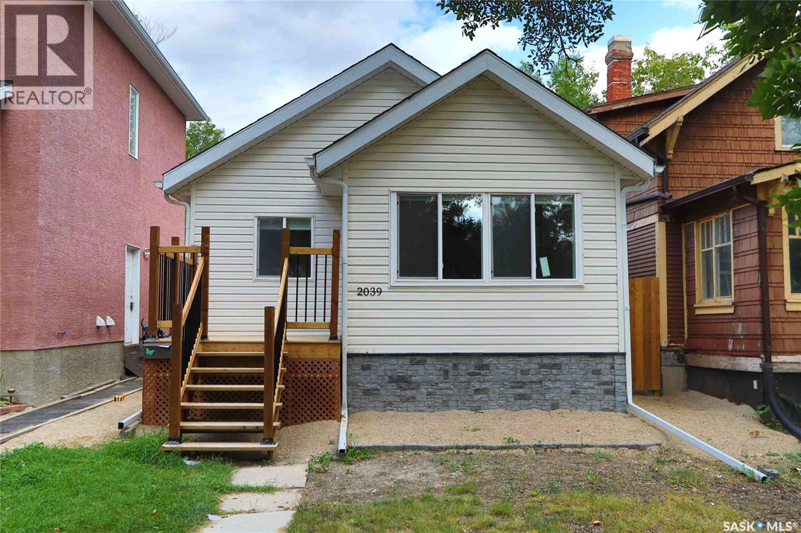 2039 Wallace Street, Regina, Saskatchewan  S4N 4A3 - Photo 1 - SK046607
