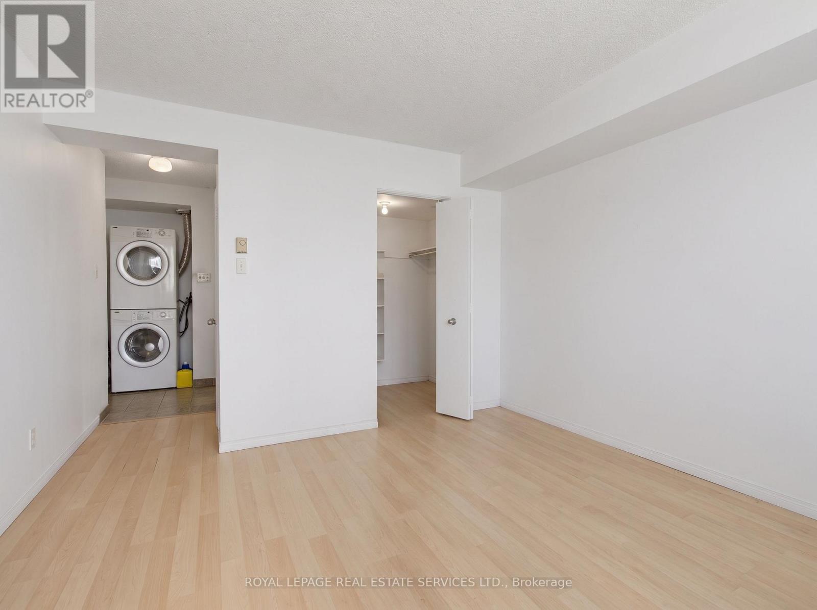 1212 - 75 King Street E, Mississauga, Ontario  L5A 4G5 - Photo 13 - W13712324