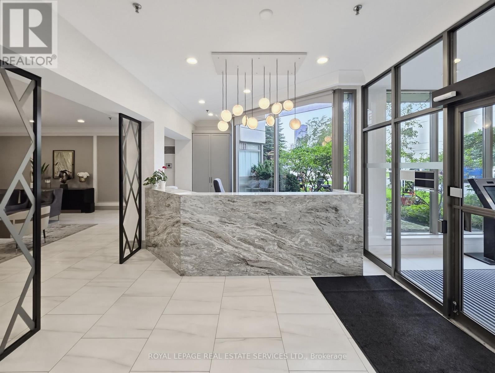 1212 - 75 King Street E, Mississauga, Ontario  L5A 4G5 - Photo 4 - W13712324
