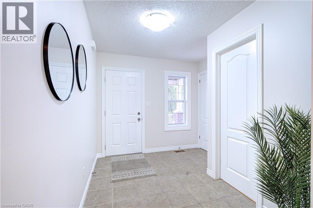 282 Carrington Drive, Guelph, Ontario  N1G 5H2 - Photo 4 - 40845012