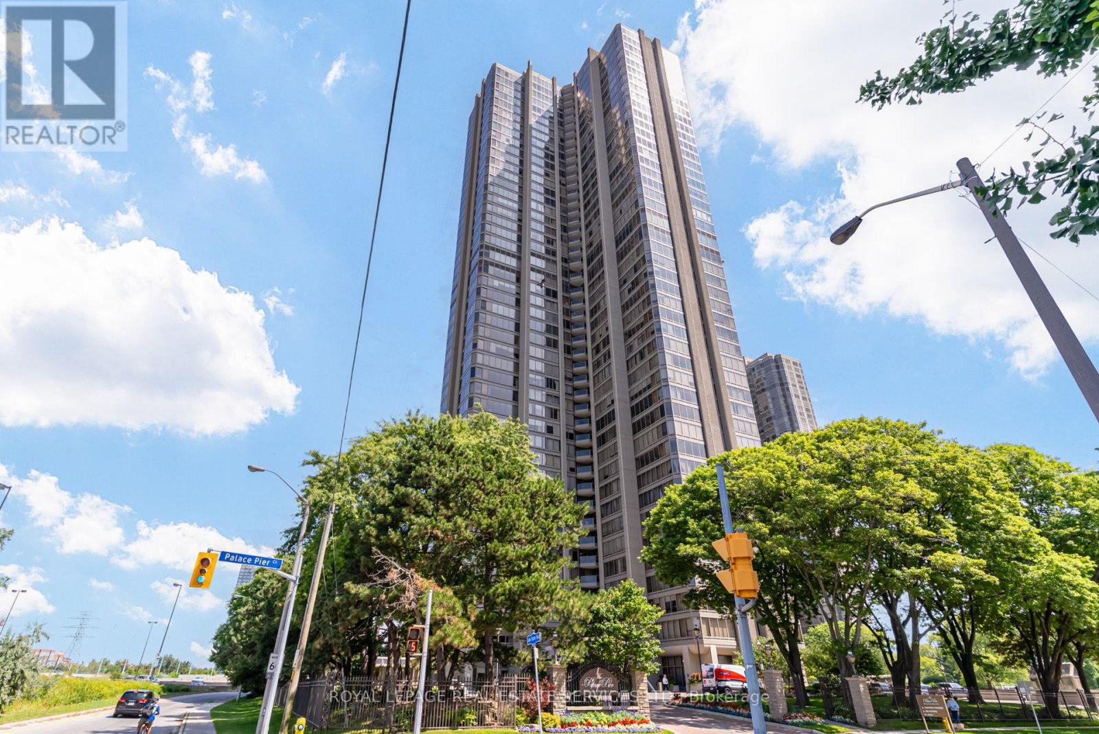 1610 - 2045 LAKE SHORE BOULEVARD W, Toronto, Ontario