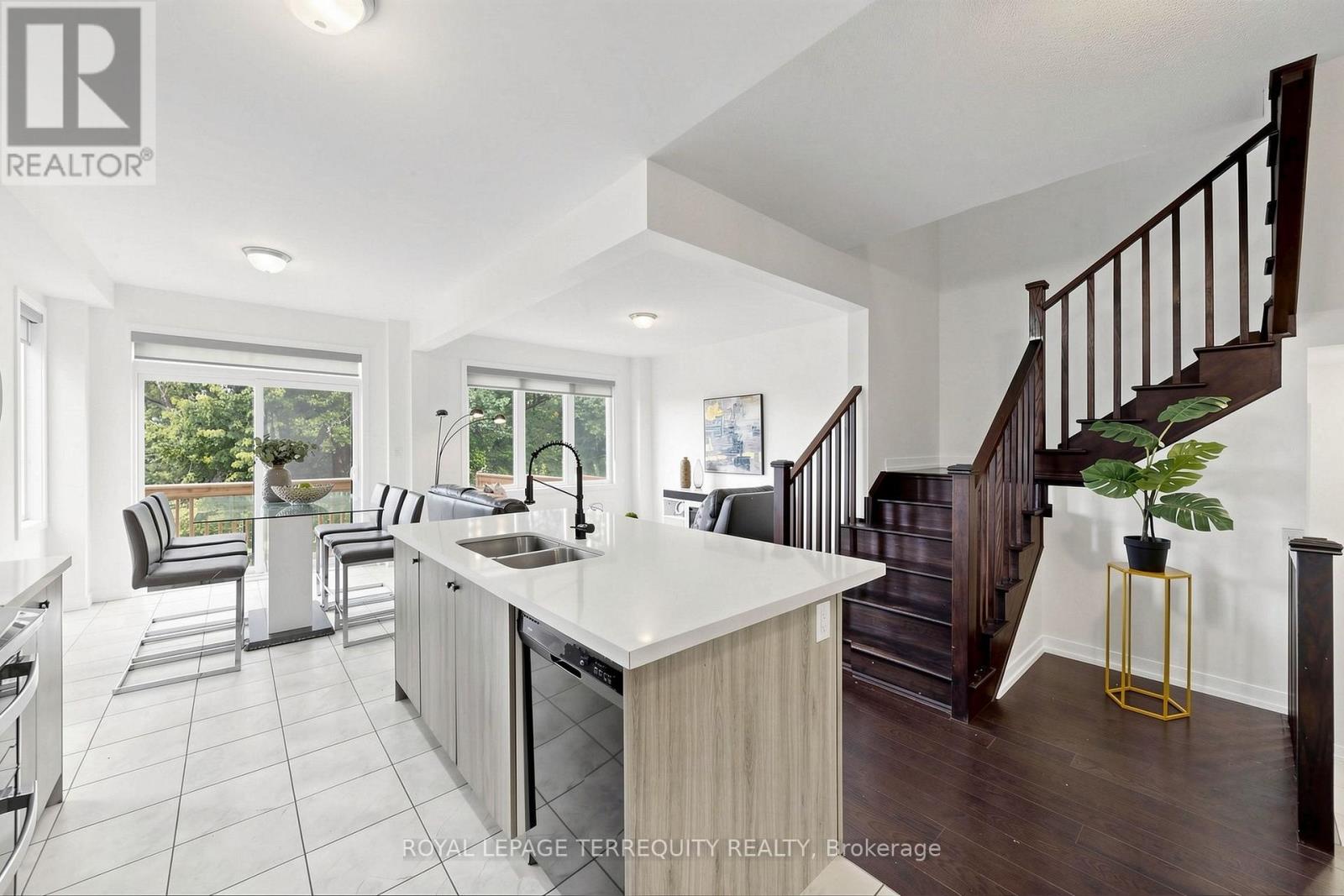 1456 Rose Way, Milton, Ontario  L9T 7E7 - Photo 17 - W13712360