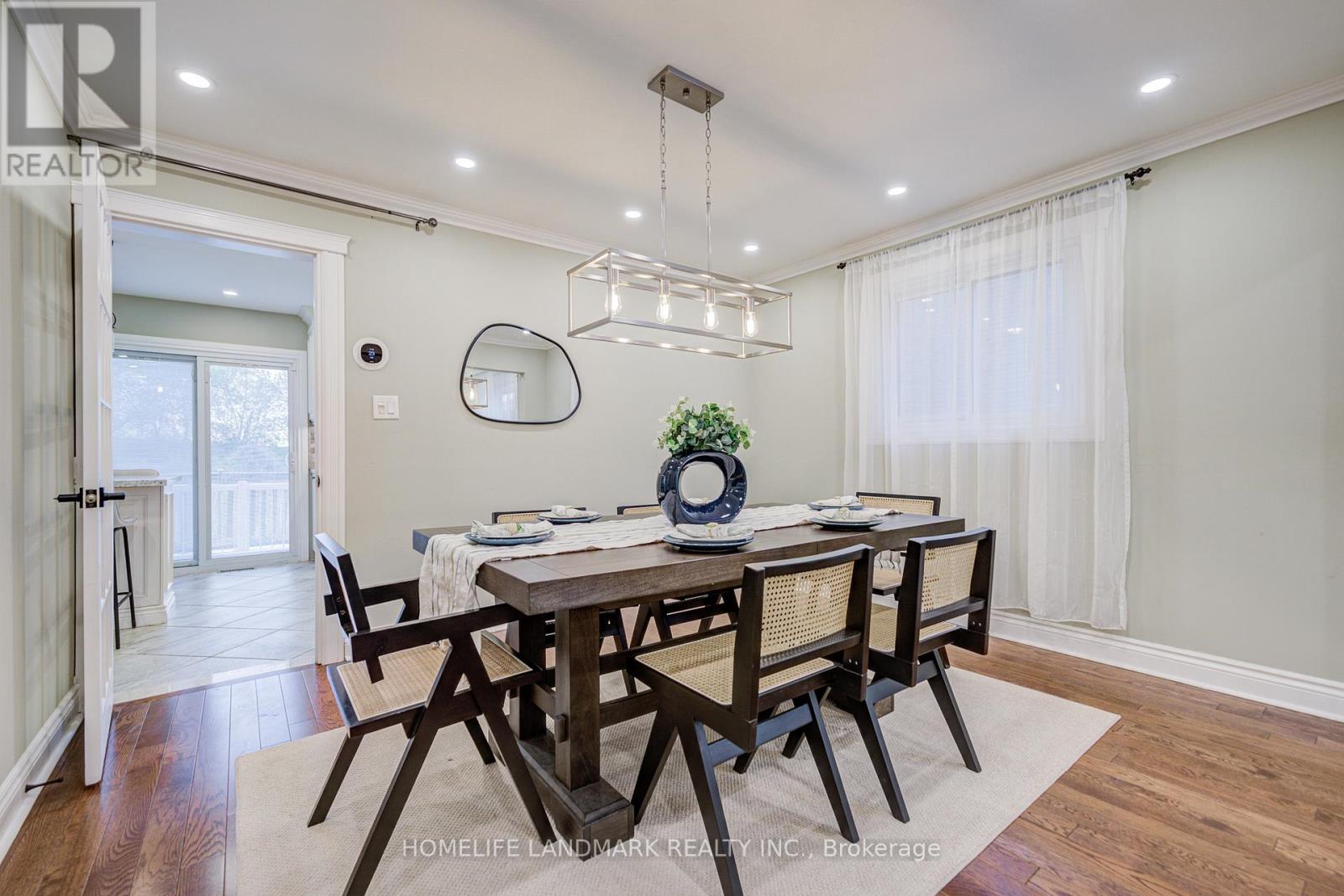 2105 Folkway Drive, Mississauga, Ontario  L5L 3G3 - Photo 8 - W13648904