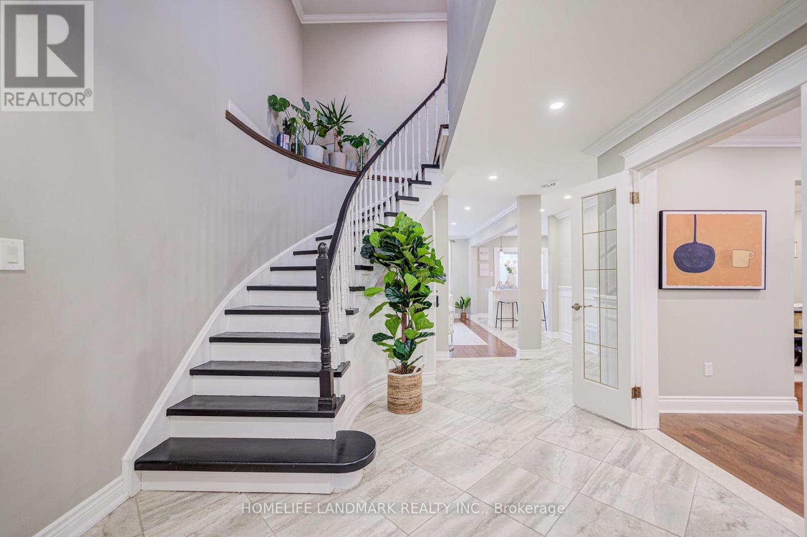 2105 Folkway Drive, Mississauga, Ontario  L5L 3G3 - Photo 4 - W13648904