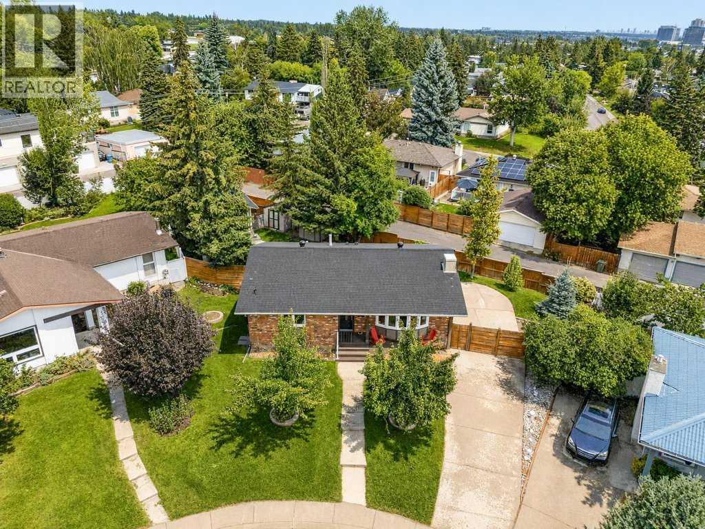 736 Canfield Place SW, Calgary, Alberta  T2W 1K6 - Photo 2 - A2339610