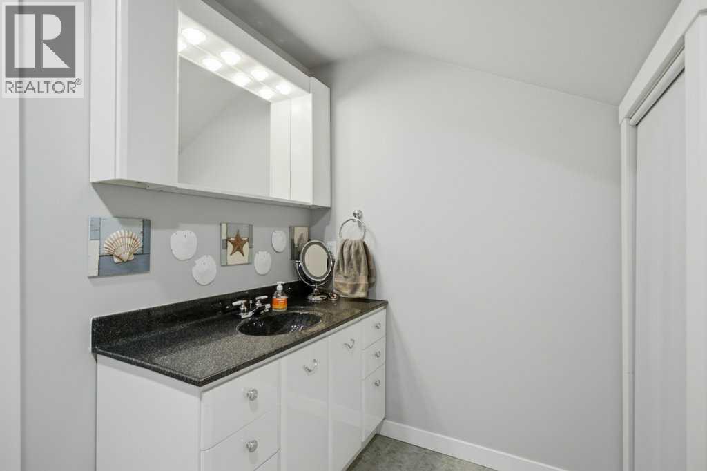 736 Canfield Place SW, Calgary, Alberta  T2W 1K6 - Photo 29 - A2339610