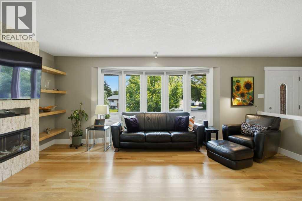 736 Canfield Place SW, Calgary, Alberta  T2W 1K6 - Photo 7 - A2339610