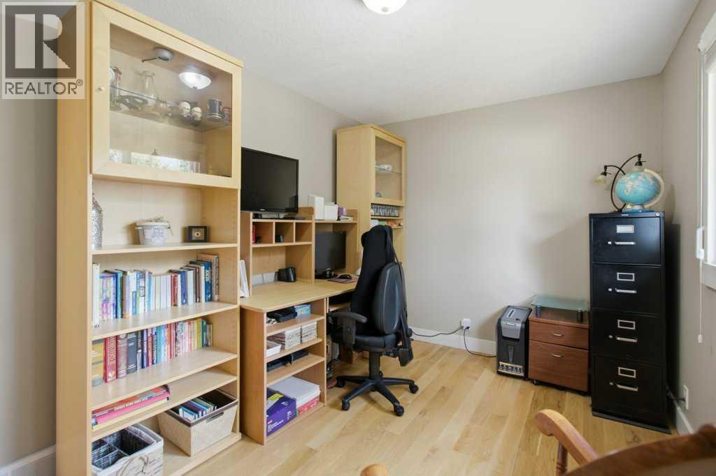 736 Canfield Place SW, Calgary, Alberta  T2W 1K6 - Photo 14 - A2339610