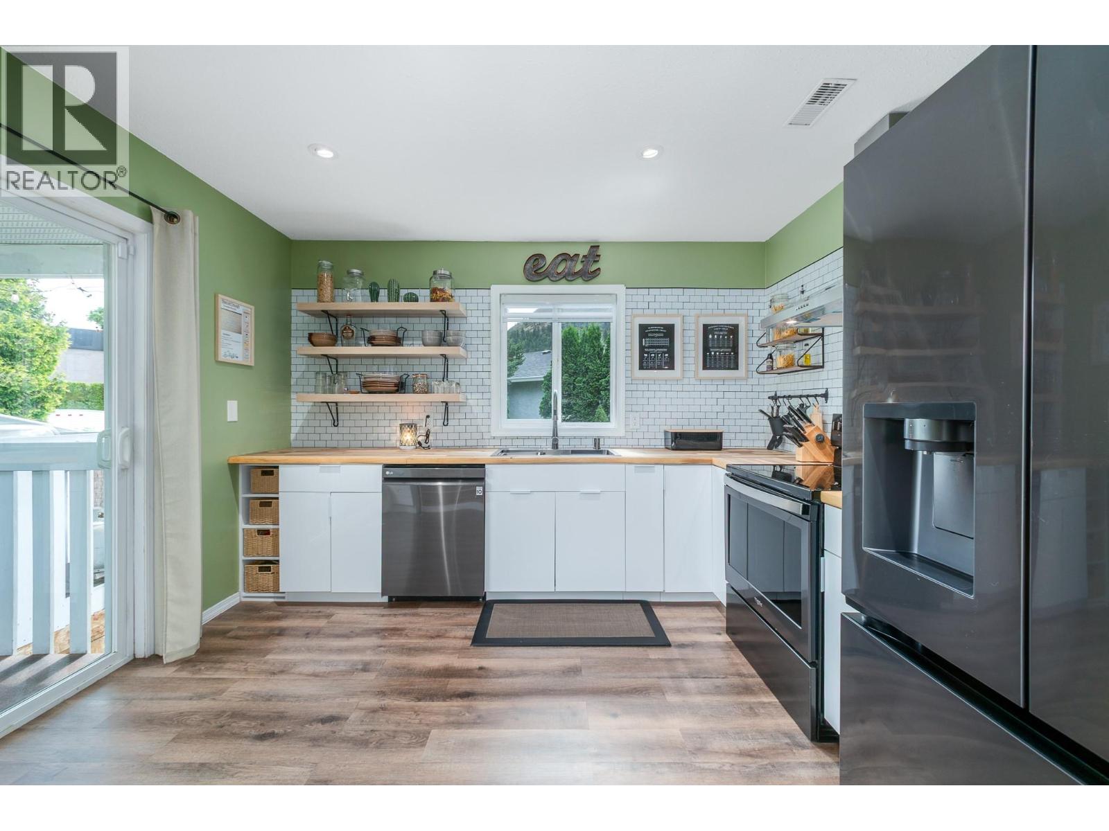 2643 Applegreen Court, West Kelowna, British Columbia  V1Z 3K8 - Photo 9 - 10393855