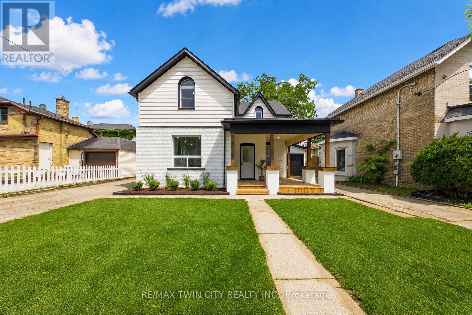42 PEEL STREET, Brantford, Ontario