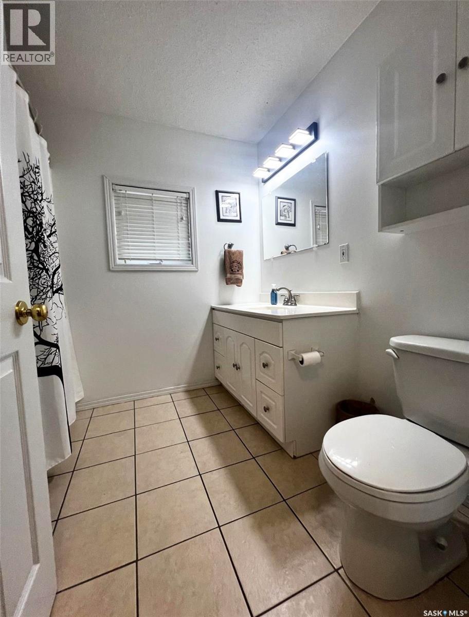 135 5th Avenue Se, Swift Current, Saskatchewan  S9H 3M8 - Photo 10 - SK046472