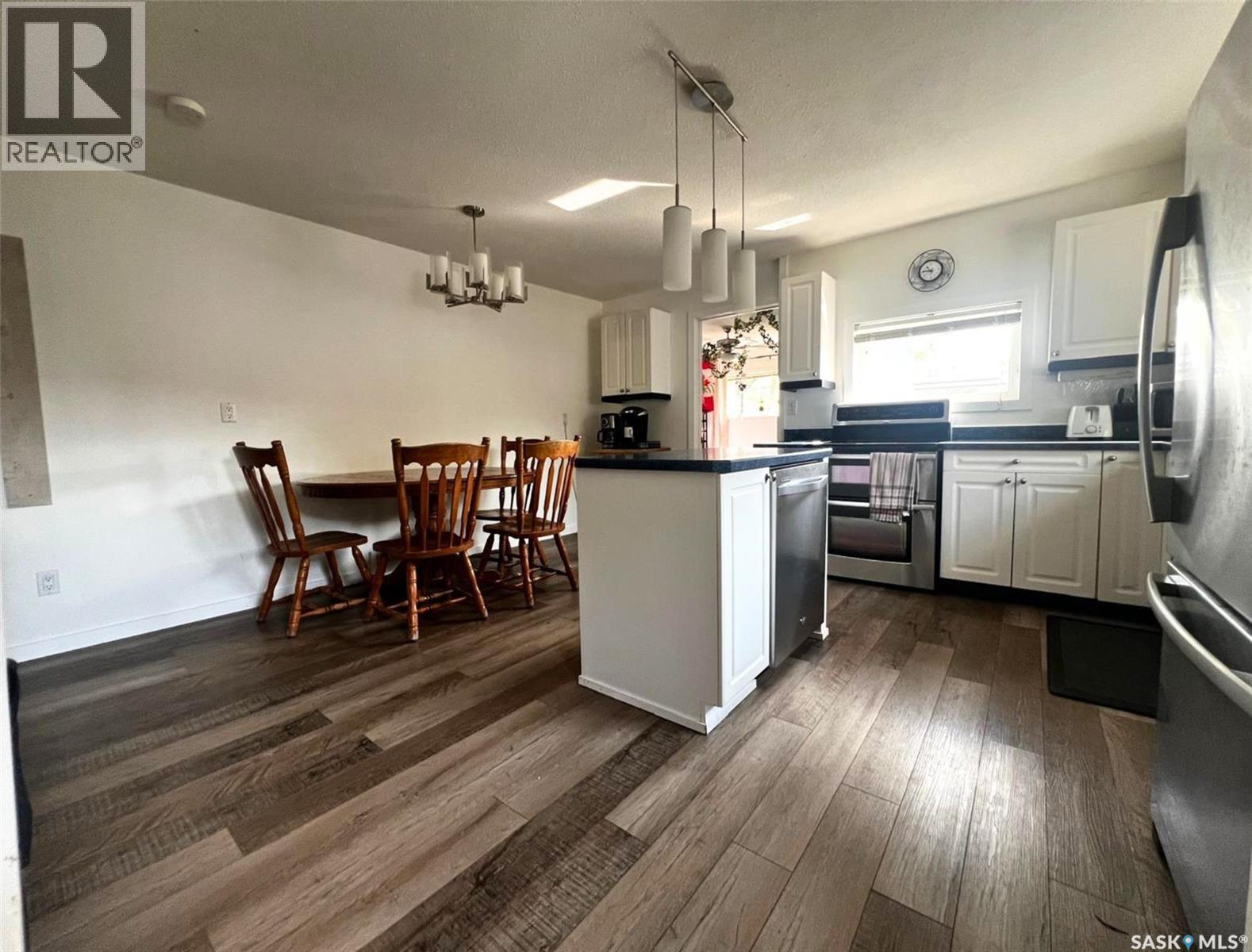 135 5th Avenue Se, Swift Current, Saskatchewan  S9H 3M8 - Photo 6 - SK046472
