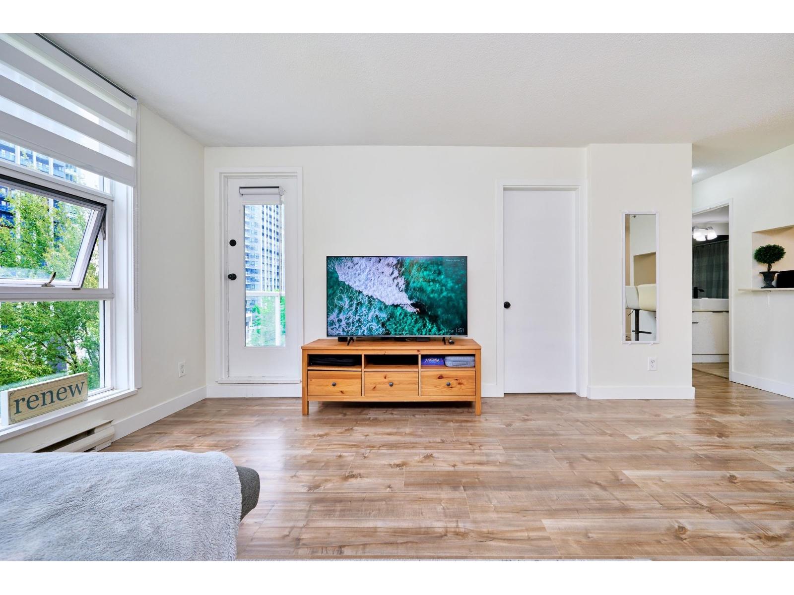 705 10523 University Drive, Surrey, British Columbia  V3T 5T8 - Photo 8 - R3158908