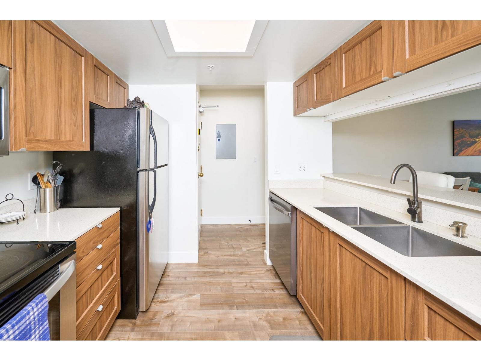 705 10523 University Drive, Surrey, British Columbia  V3T 5T8 - Photo 5 - R3158908